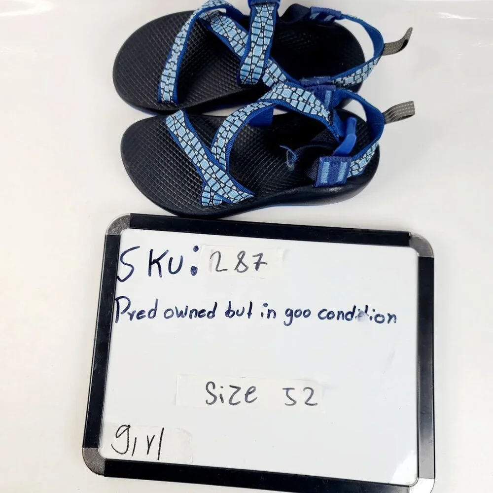 Chaco girl blue